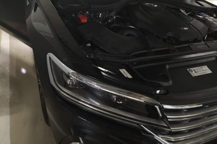 Used Volkswagen Phideon 2021 380TSI Luxury Edition Right Front Headlight
