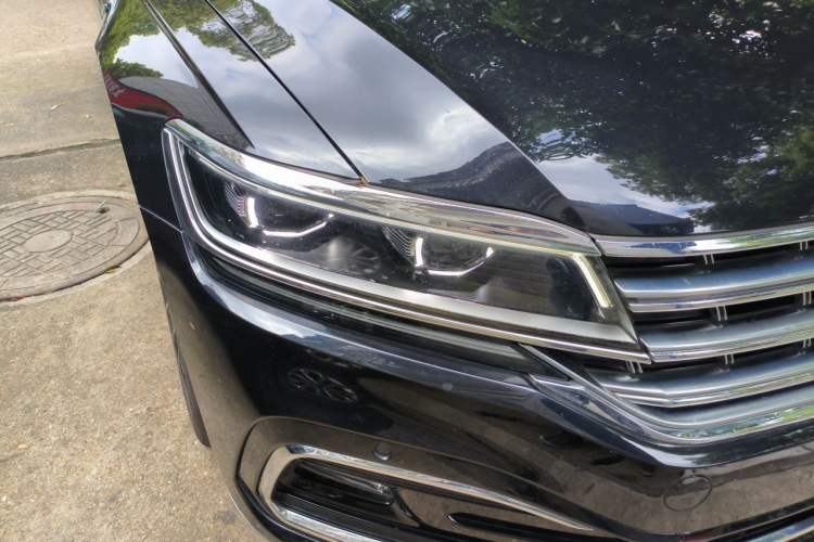 Used Volkswagen Phideon 2021 380TSI Prestige Edition Right Front Headlight