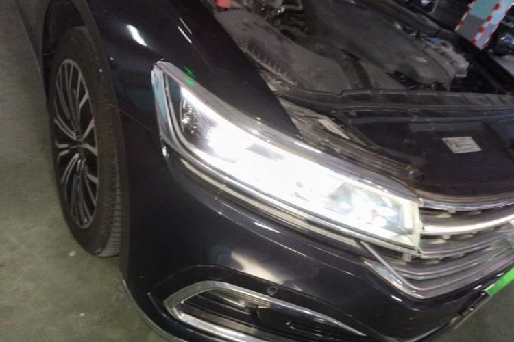Used Volkswagen Phideon 2021 380TSI Luxury Edition Right Front Headlight