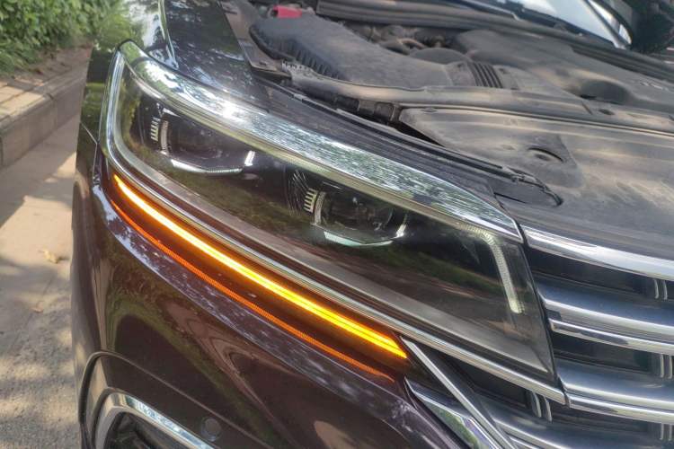 Used Volkswagen Phideon 2021 380TSI Luxury Edition Right Front Headlight