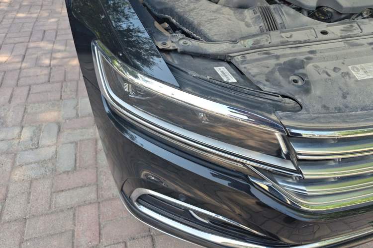 Used Volkswagen Phideon 2021 380TSI Luxury Edition Right Front Headlight