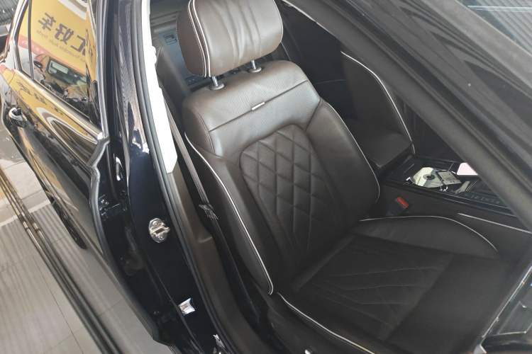 Used Volkswagen Phideon 2021 380TSI Prestige Edition Right Front Seat