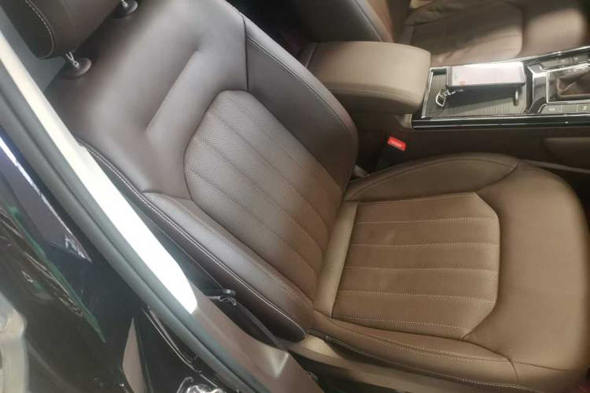 Used Volkswagen Phideon 2021 380TSI Luxury Edition Right Front Seat