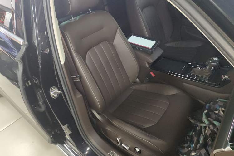 Used Volkswagen Phideon 2021 380TSI Luxury Edition Right Front Seat