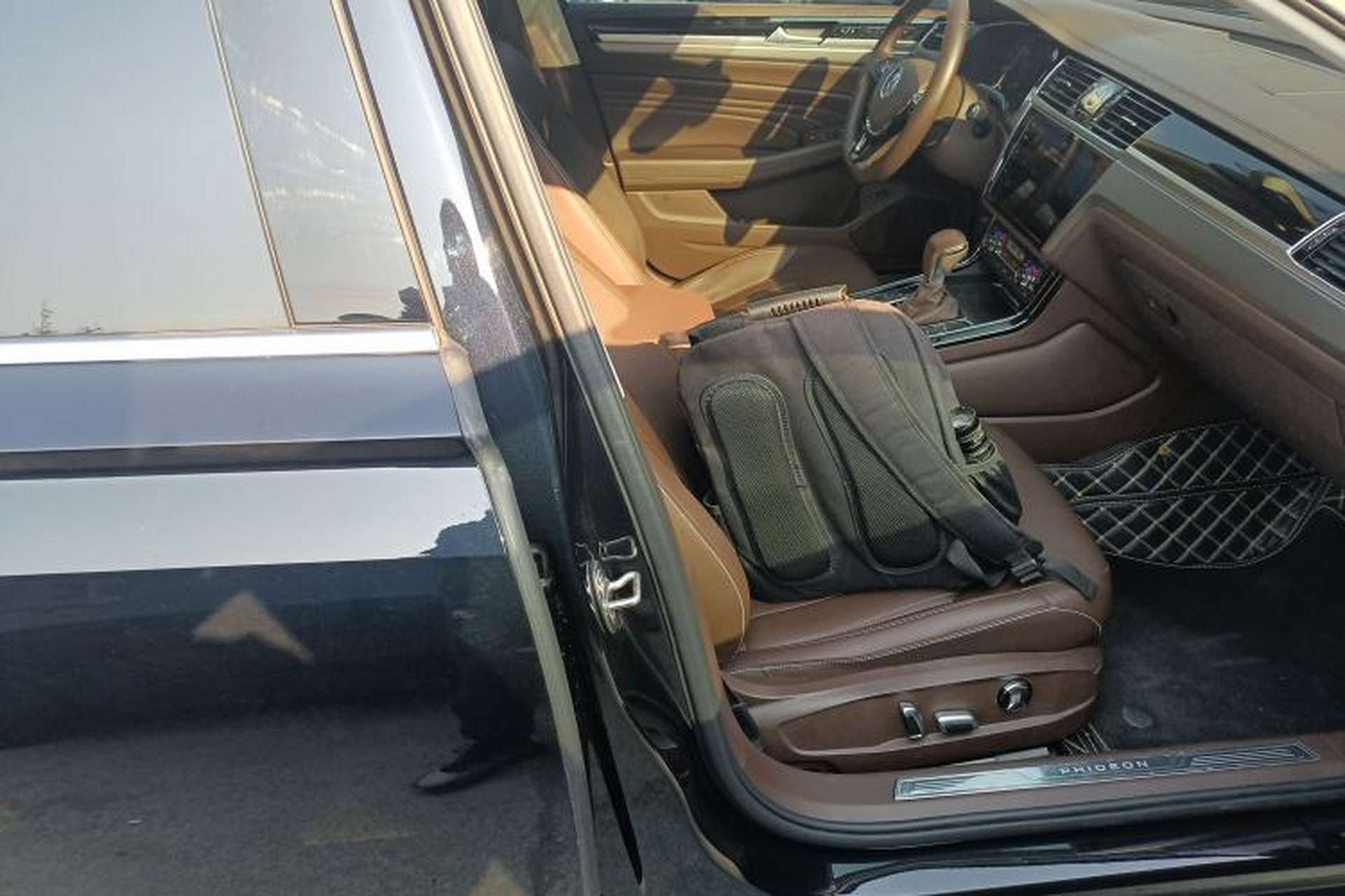 Used Volkswagen Phideon 2021 380TSI Luxury Edition Right Front Seat