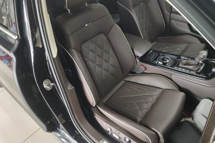 Used Volkswagen Phideon 2021 380TSI Prestige Edition Right Front Seat