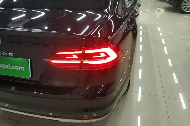 Used Volkswagen Phideon 2021 380TSI Luxury Edition Right Rear Taillight