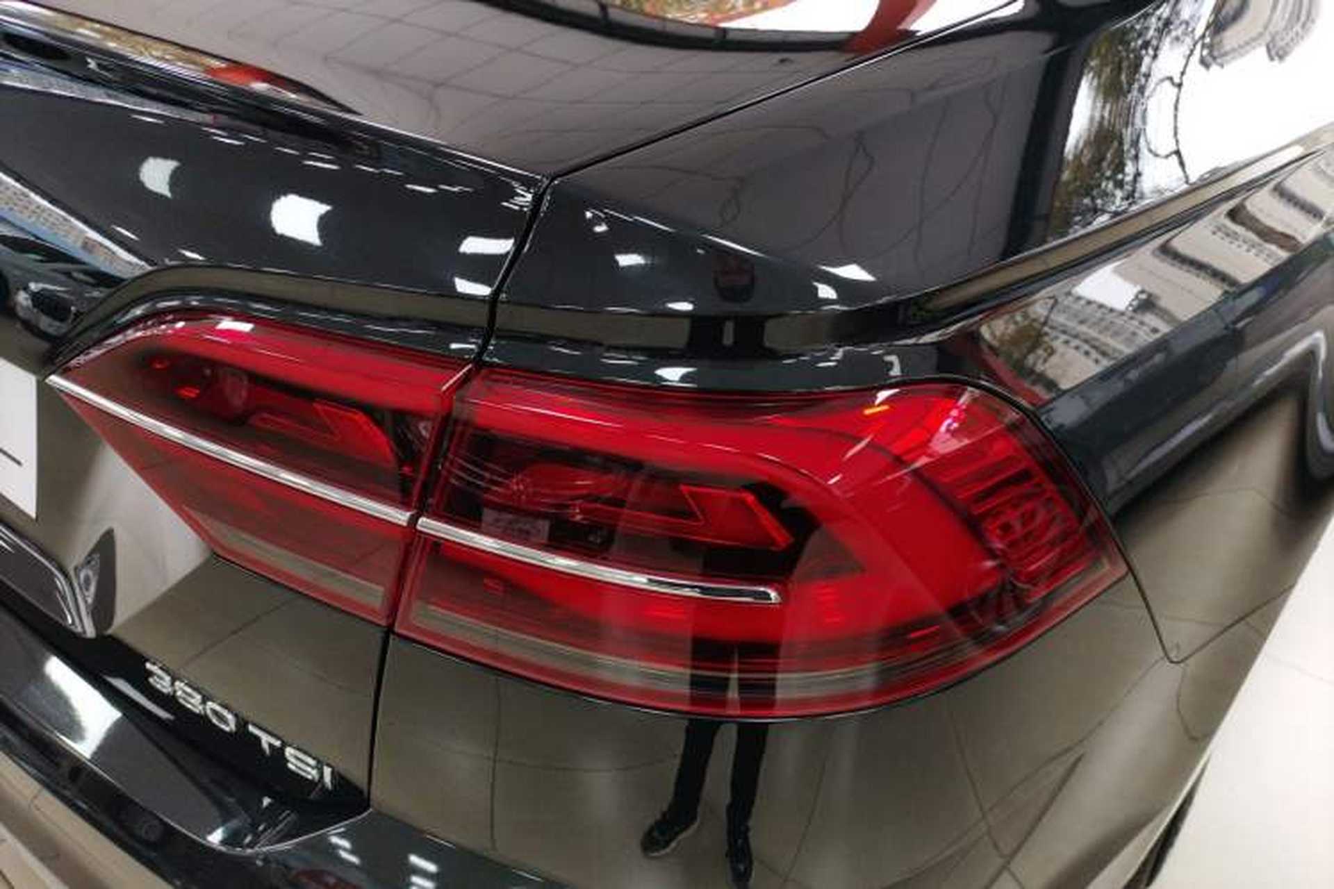 Used Volkswagen Phideon 2021 380TSI Luxury Edition Right Rear Taillight