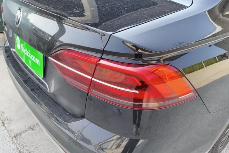Used Volkswagen Phideon 2021 380TSI Luxury Edition Right Rear Taillight