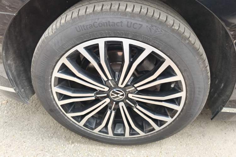 Used Volkswagen Phideon 2021 380TSI Luxury Edition Right Rear Wheel Hub