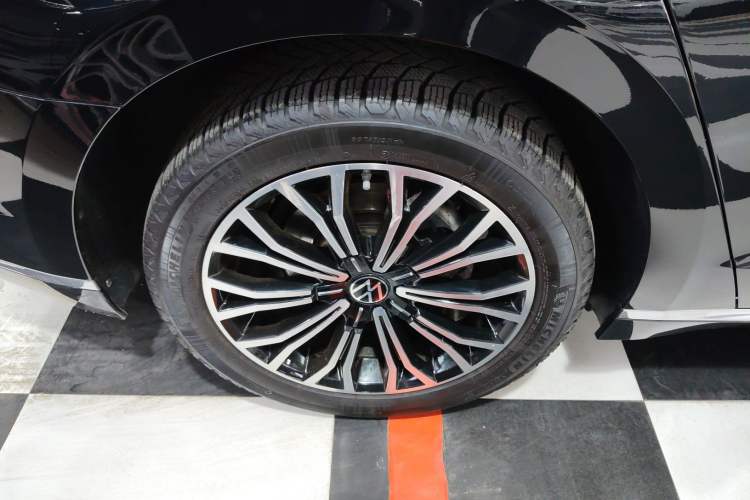Used Volkswagen Phideon 2021 380TSI Luxury Edition Right Rear Wheel Hub