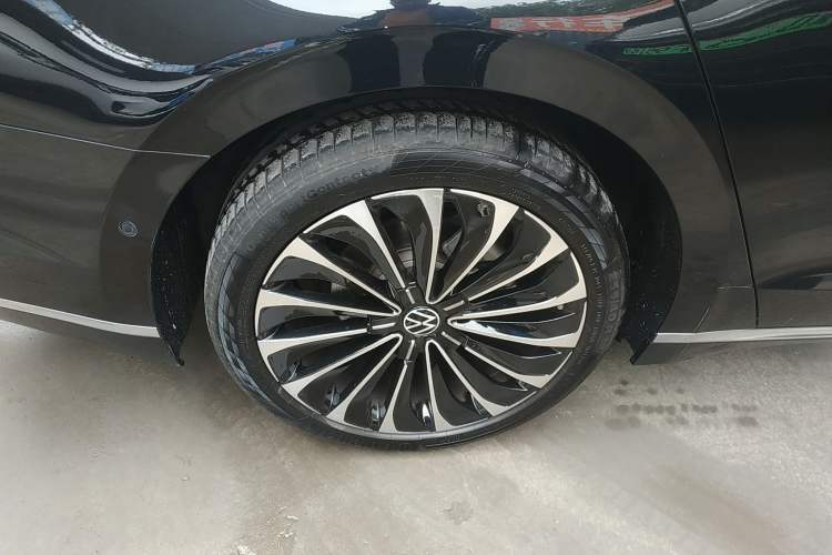 Used Volkswagen Phideon 2021 380TSI Flagship Edition Right Rear Wheel Hub
