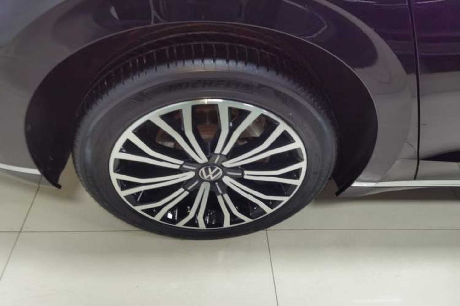 Used Volkswagen Phideon 2021 380TSI Luxury Edition Right Rear Wheel Hub