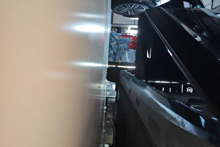 Used Volkswagen Phideon 2021 380TSI Prestige Edition Right Side Sill
