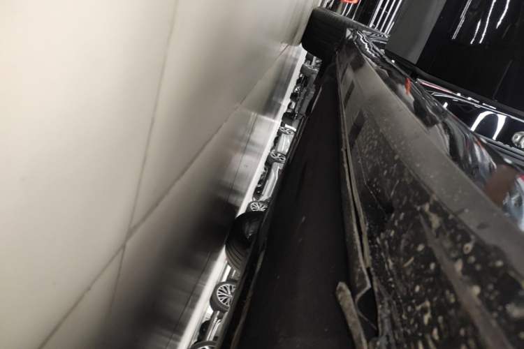 Used Volkswagen Phideon 2021 380TSI Prestige Edition Right Side Sill