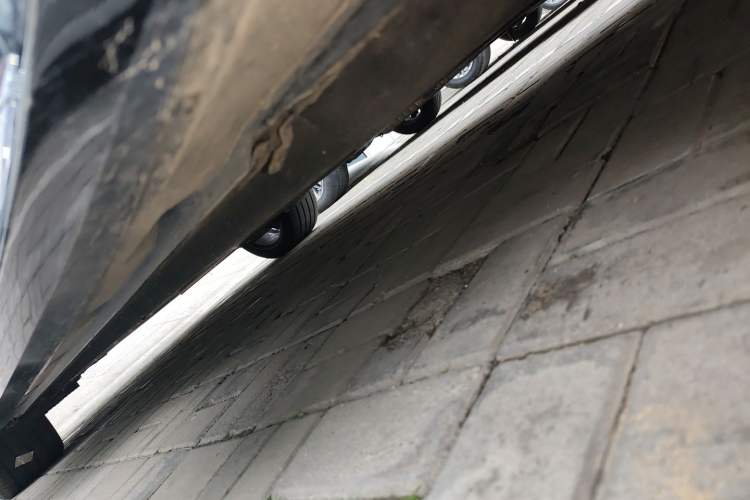 Used Volkswagen Phideon 2021 380TSI Prestige Edition Right Side Sill
