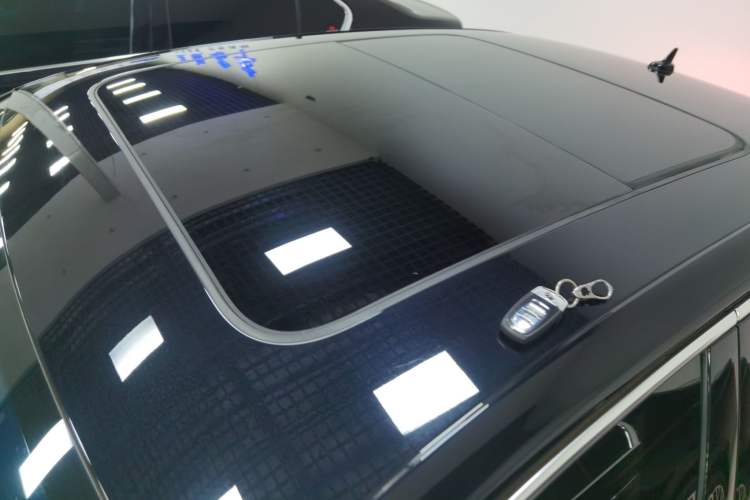 Used Volkswagen Phideon 2021 380TSI Luxury Edition Roof