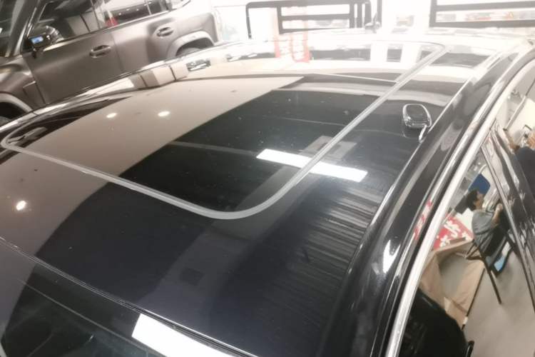 Used Volkswagen Phideon 2021 380TSI Luxury Edition Roof