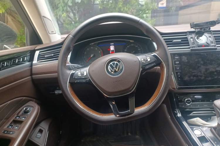 Used Volkswagen Phideon 2021 380TSI Prestige Edition Steering Wheel
