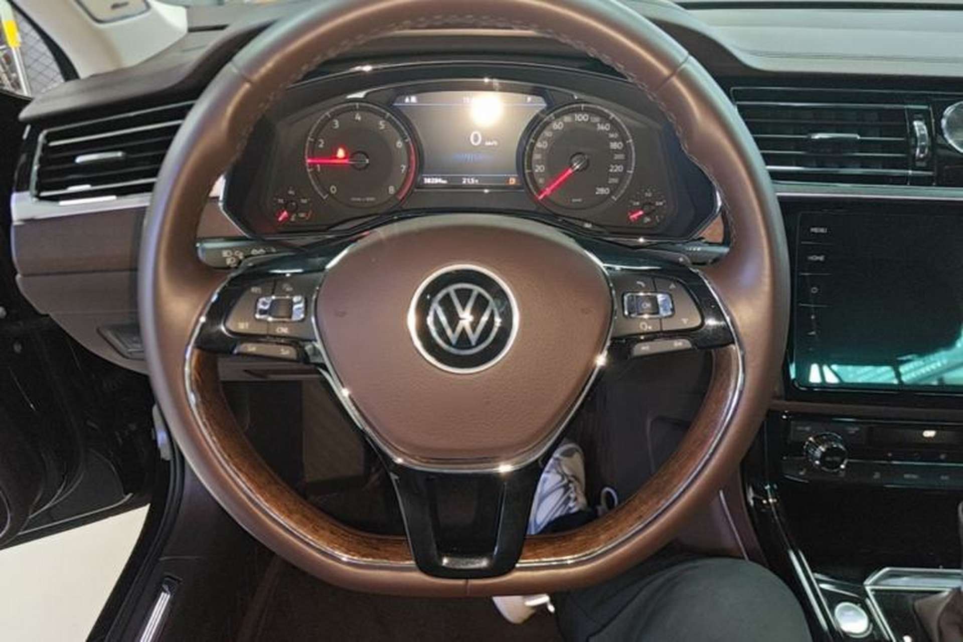 Used Volkswagen Phideon 2021 380TSI Prestige Edition Steering Wheel
