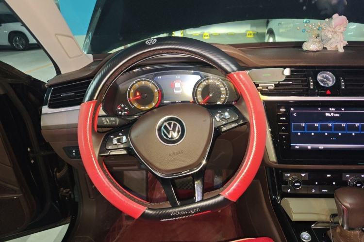 Used Volkswagen Phideon 2021 380TSI Luxury Edition Steering Wheel