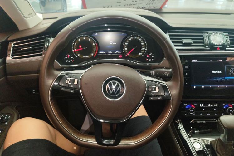 Used Volkswagen Phideon 2021 380TSI Prestige Edition Steering Wheel