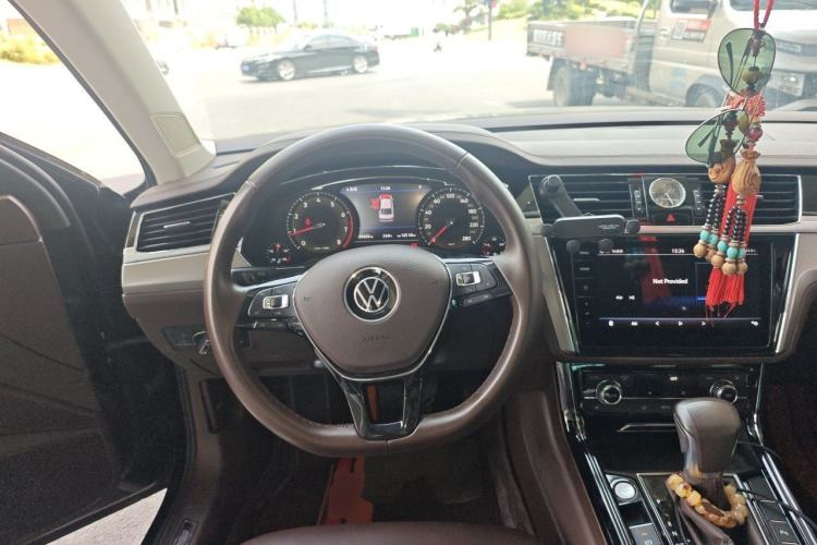Used Volkswagen Phideon 2021 380TSI Luxury Edition Steering Wheel