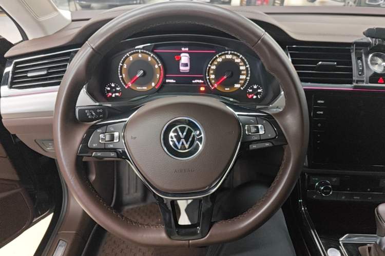 Used Volkswagen Phideon 2021 380TSI Luxury Edition Steering Wheel