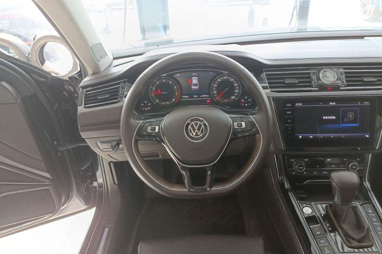 Used Volkswagen Phideon 2021 380TSI Prestige Edition Steering Wheel