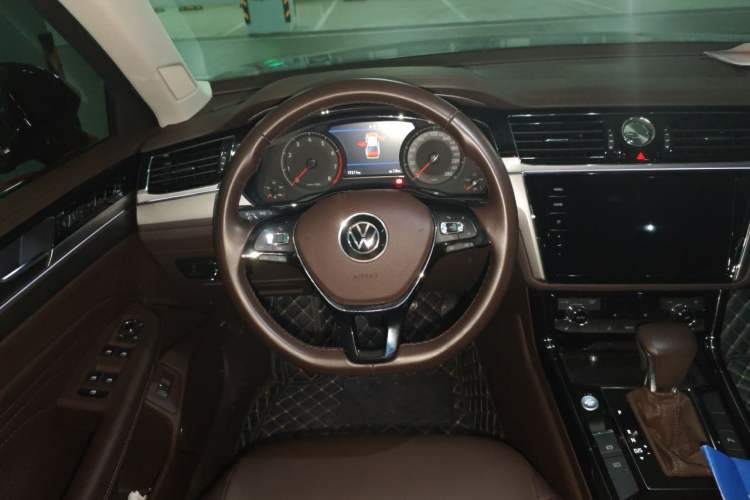 Used Volkswagen Phideon 2021 380TSI Luxury Edition Steering Wheel
