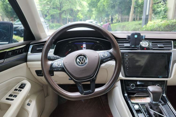 Used Volkswagen Phideon 2021 380TSI Luxury Edition Steering Wheel