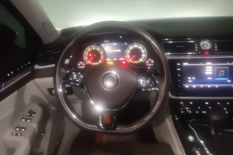 Used Volkswagen Phideon 2021 380TSI Prestige Edition Steering Wheel