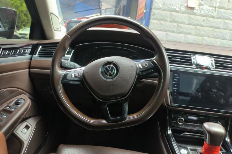 Used Volkswagen Phideon 2021 380TSI Prestige Edition Steering Wheel