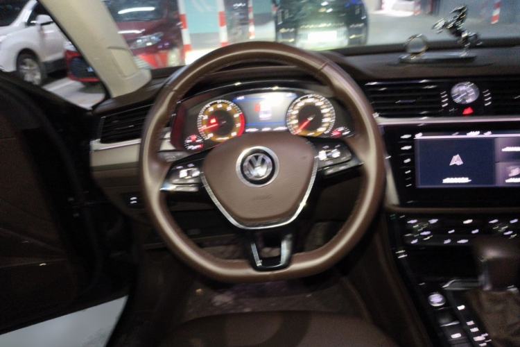 Used Volkswagen Phideon 2021 380TSI Luxury Edition Steering Wheel
