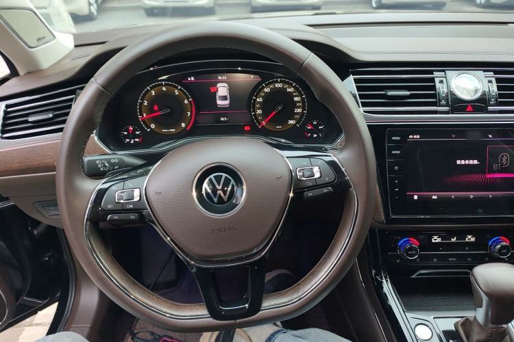 Used Volkswagen Phideon 2021 380TSI Prestige Edition Steering Wheel