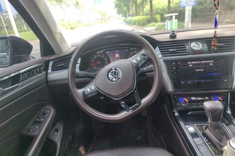 Used Volkswagen Phideon 2021 380TSI Luxury Edition Steering Wheel