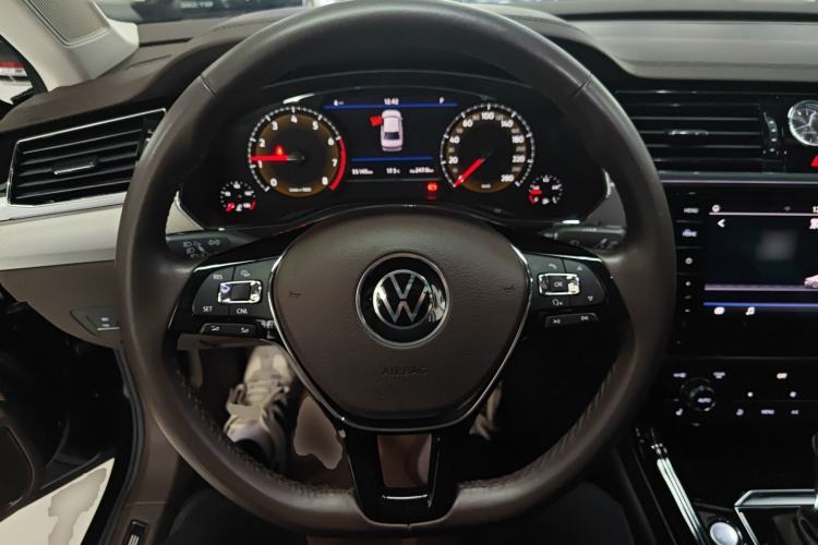 Used Volkswagen Phideon 2021 380TSI Luxury Edition Steering Wheel