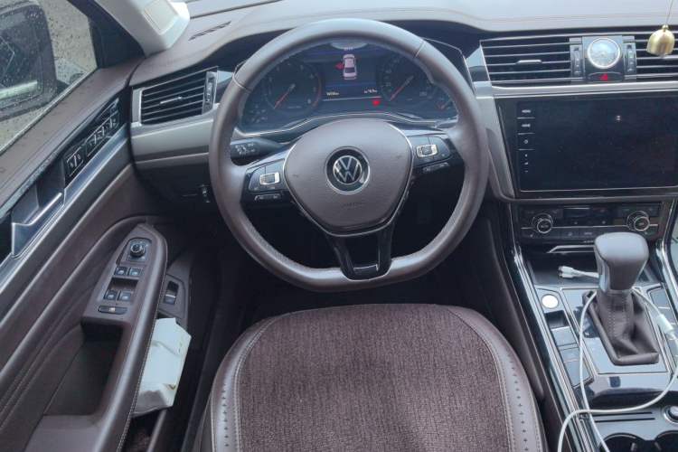Used Volkswagen Phideon 2021 380TSI Luxury Edition Steering Wheel