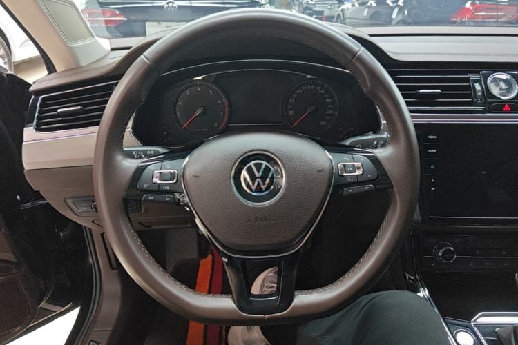 Used Volkswagen Phideon 2021 380TSI Luxury Edition Steering Wheel