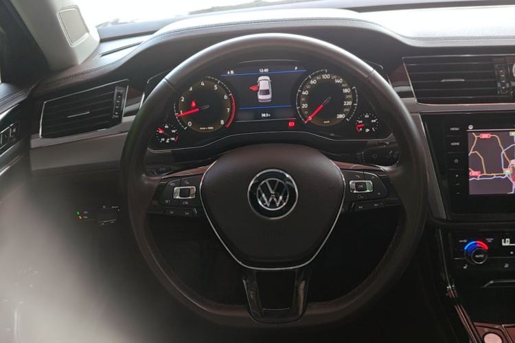 Used Volkswagen Phideon 2021 380TSI Luxury Edition Steering Wheel