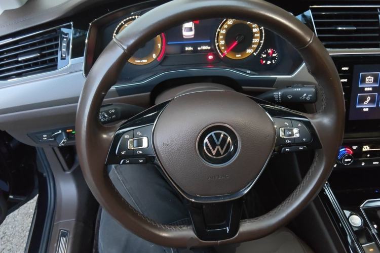Used Volkswagen Phideon 2021 380TSI Luxury Edition Steering Wheel