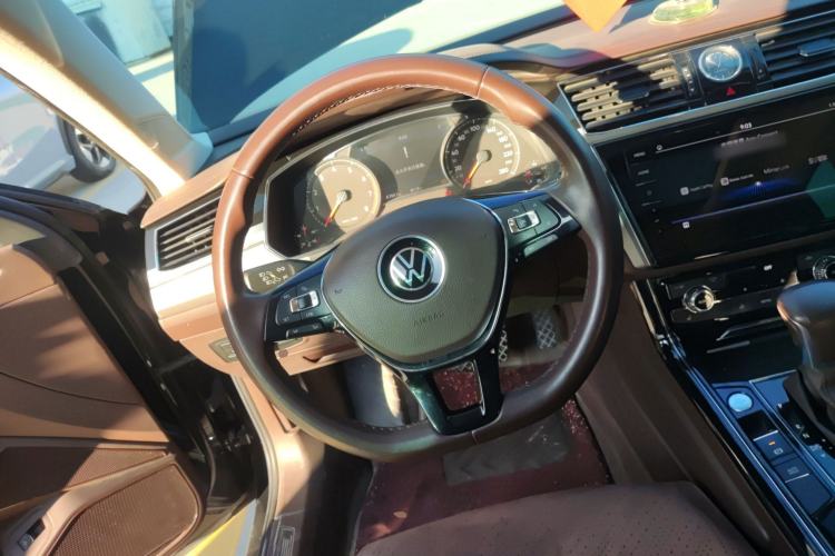 Used Volkswagen Phideon 2021 380TSI Luxury Edition Steering Wheel