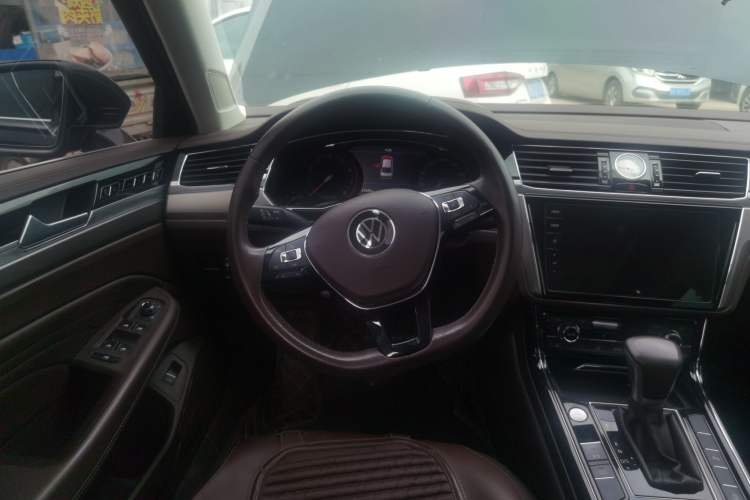 Used Volkswagen Phideon 2021 380TSI Luxury Edition Steering Wheel