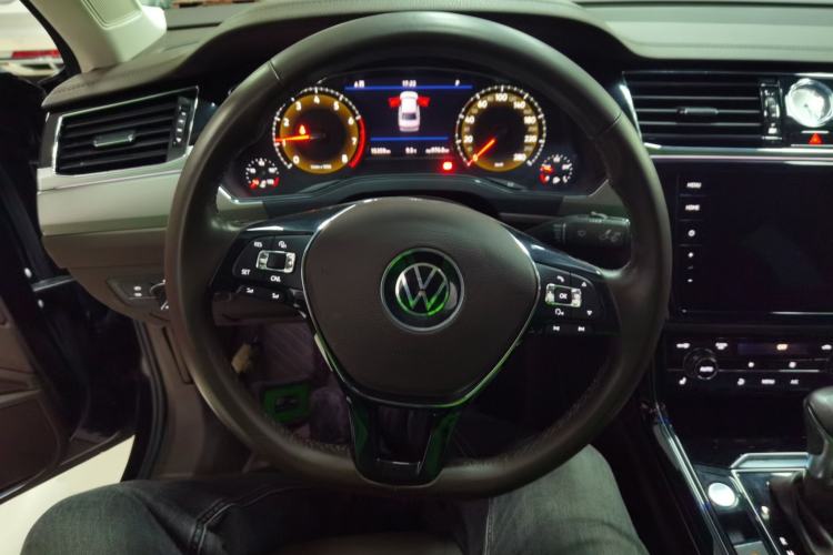 Used Volkswagen Phideon 2021 380TSI Luxury Edition Steering Wheel