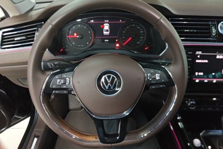 Used Volkswagen Phideon 2021 380TSI Prestige Edition Steering Wheel