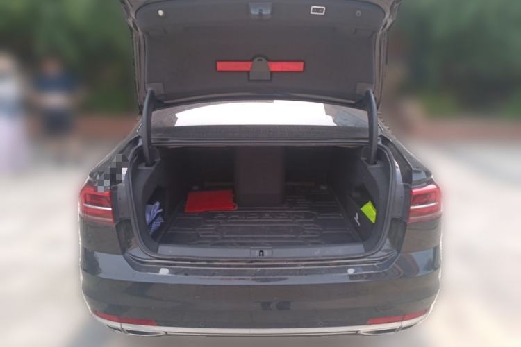 Used Volkswagen Phideon 2021 380TSI Prestige Edition Trunk