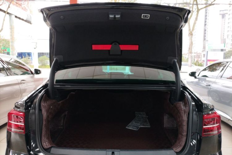 Used Volkswagen Phideon 2021 380TSI Luxury Edition Trunk