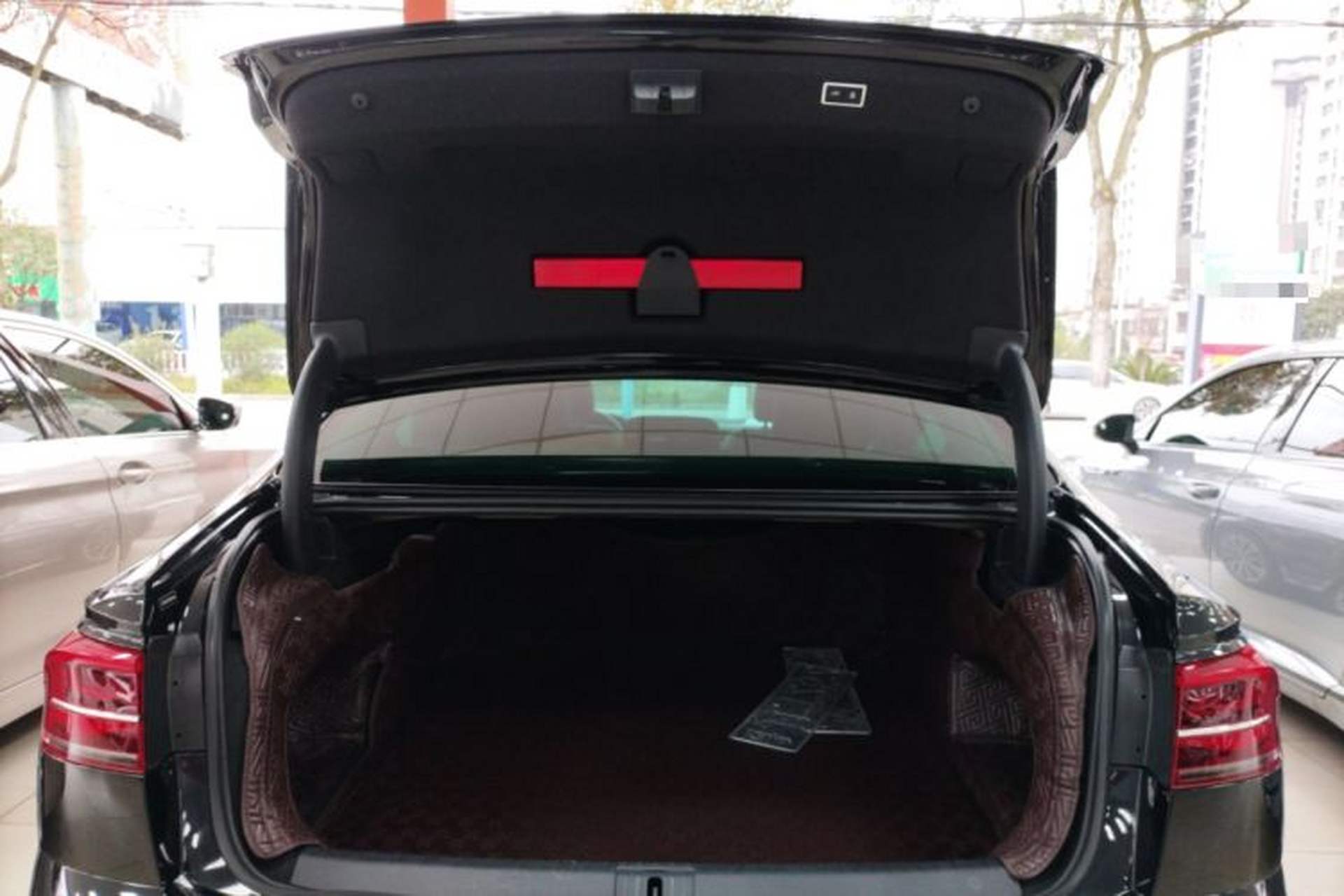 Used Volkswagen Phideon 2021 380TSI Luxury Edition Trunk