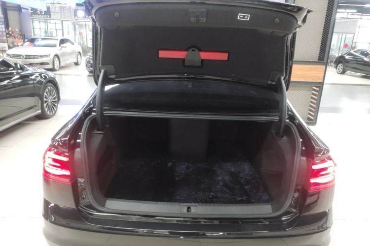 Used Volkswagen Phideon 2021 380TSI Prestige Edition Trunk