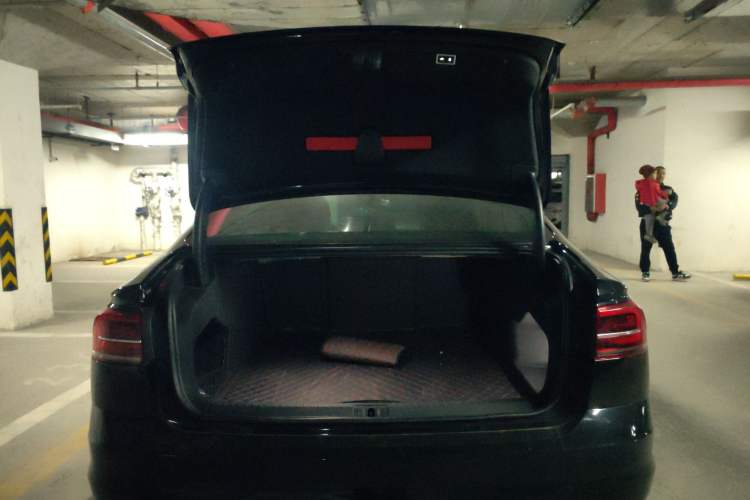 Used Volkswagen Phideon 2021 380TSI Luxury Edition Trunk